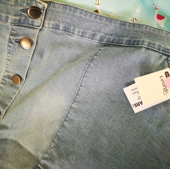 Bought without trying on, didn't like how it fit - Picture 2 of 8